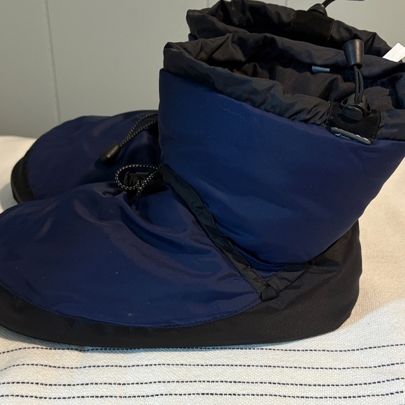 MEC hut Booties - Picture 3 of 9